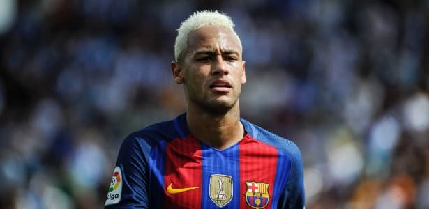 Em ação, Neymar volta a ser alvo criminal e lei prevê até 8 anos de prisão