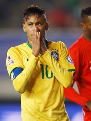 Leonardo critica Neymar: "não tem maturidade para liderar"