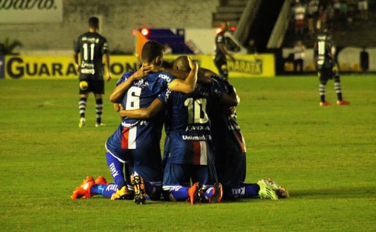 América vence o Botafogo fora de casa e mantém esperanças na classificação