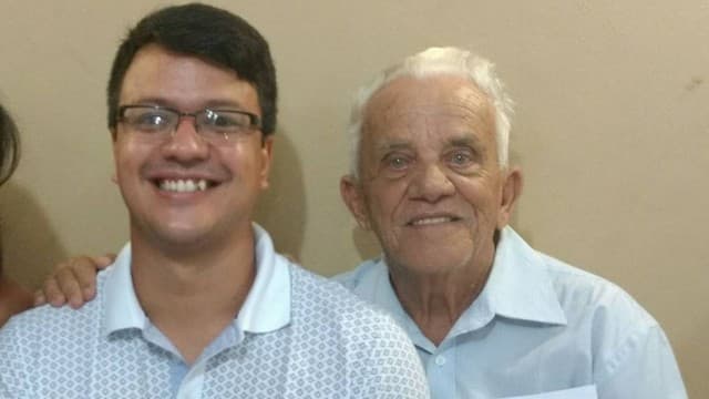 TRAVESSURA: ‘Vovô levado' tricolor se diverte com o viral: ‘Ninguém sabia, mas não fui escondido'
