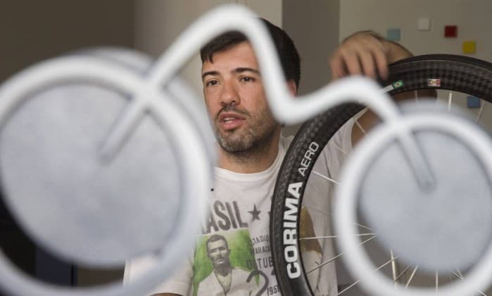 BRASIL: Paraciclista é assaltado e ladrões levam até sua cadeira de rodas