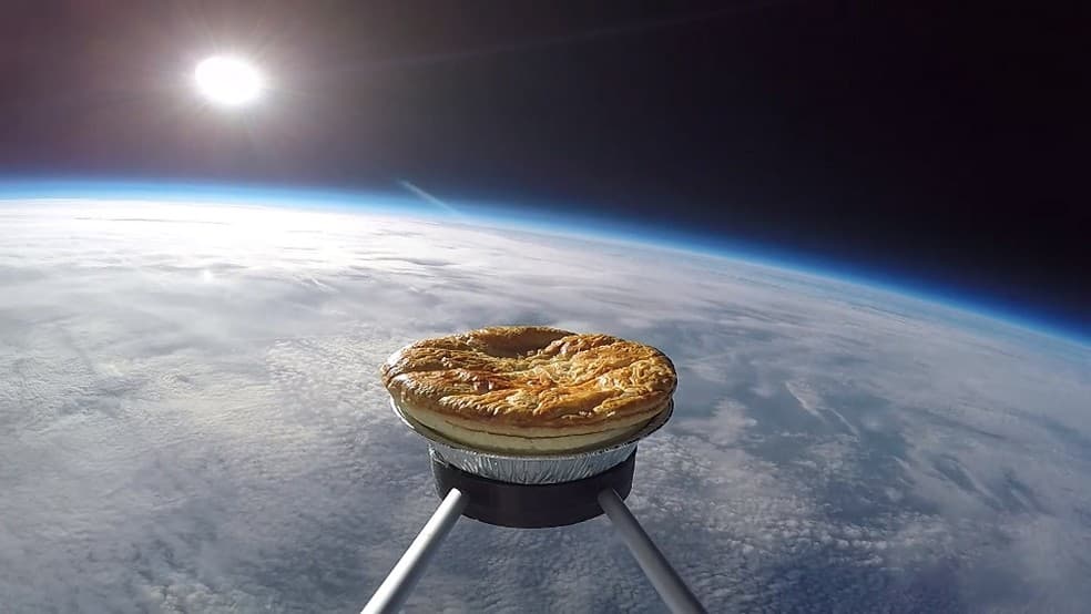 Britânicos lançam torta ao espaço para testar efeitos sobre estrutura molecular