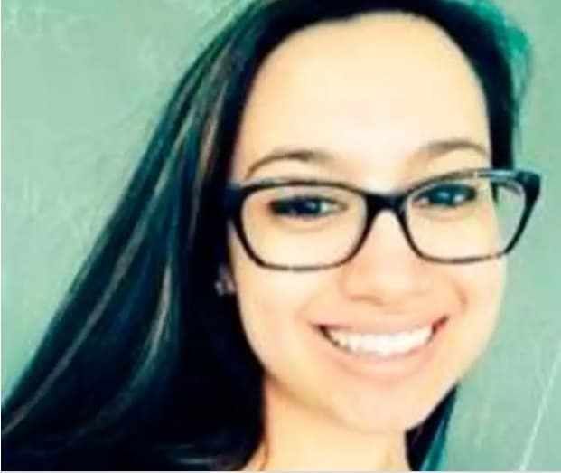FOTOS: Professora de história é presa por sexo com aluno nos EUA