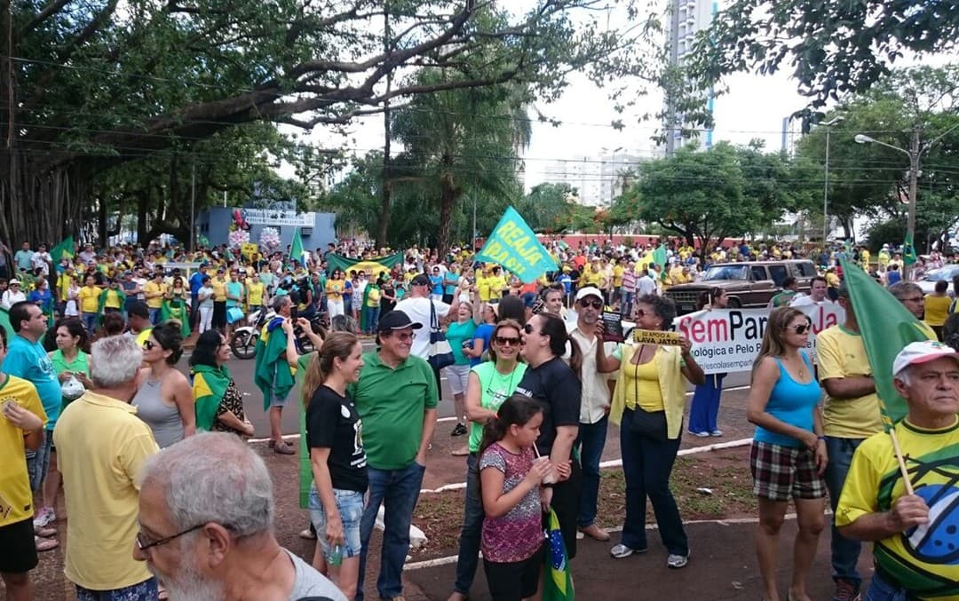 Veja FOTOS do protestos "IMPEACHMENT JÁ" pelo Brasil