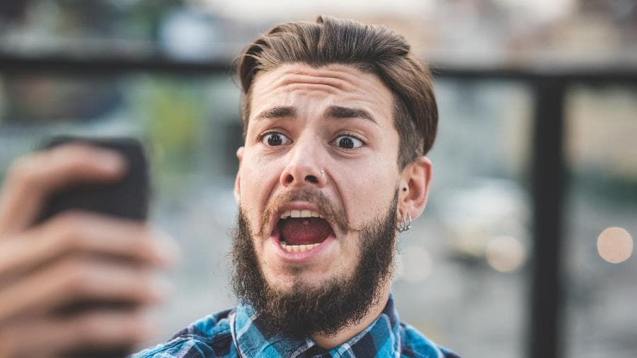 Busca pela foto perfeita é sintoma de doença e tem um nome: selficídio