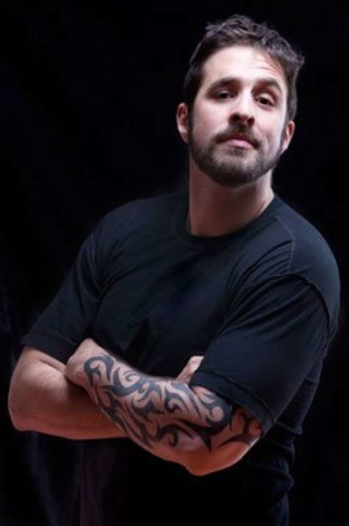 Sem cachê, Rafinha Bastos comandará final de reality pornô