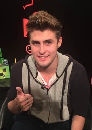 Brasileiro atinge 2 bilhões de views no YouTube; com vídeos sobre Minecraft, jovem de 19 anos é 1º do país a bater marca