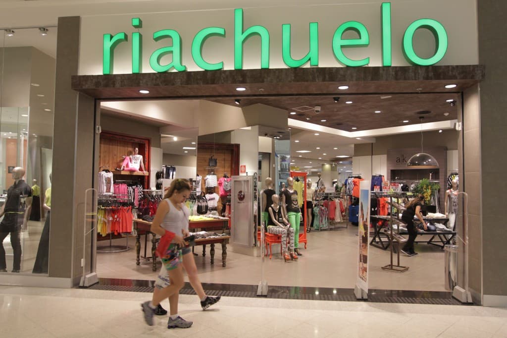 Riachuelo vai pagar pensão mensal a costureira que colocava elástico em 500 calças por hora