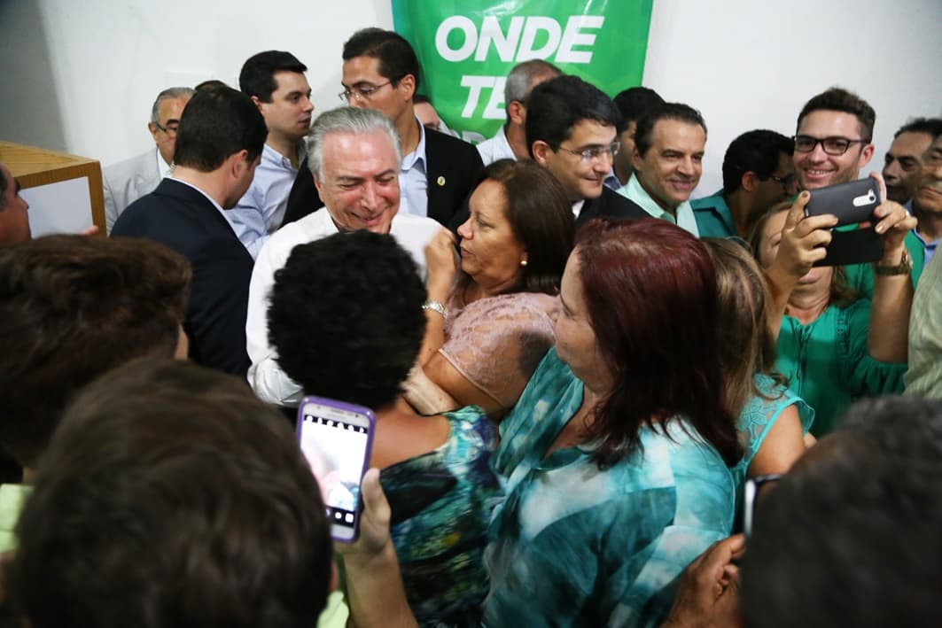 Exportações superam importações, e país tem melhor março desde 1989