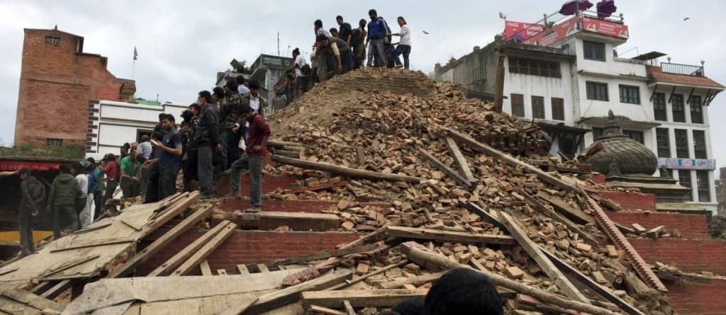 FOTO: Terremoto no Nepal deixa mais de 1.400 mortos