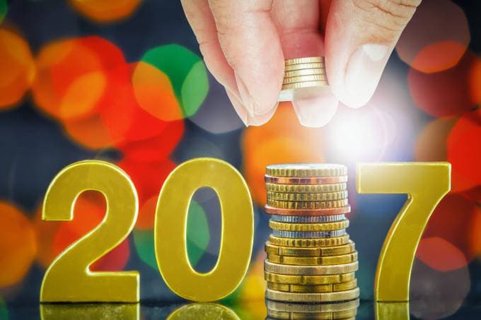 CUSTA NADA, VAI: Seis simpatias de Ano Novo para ganhar dinheiro