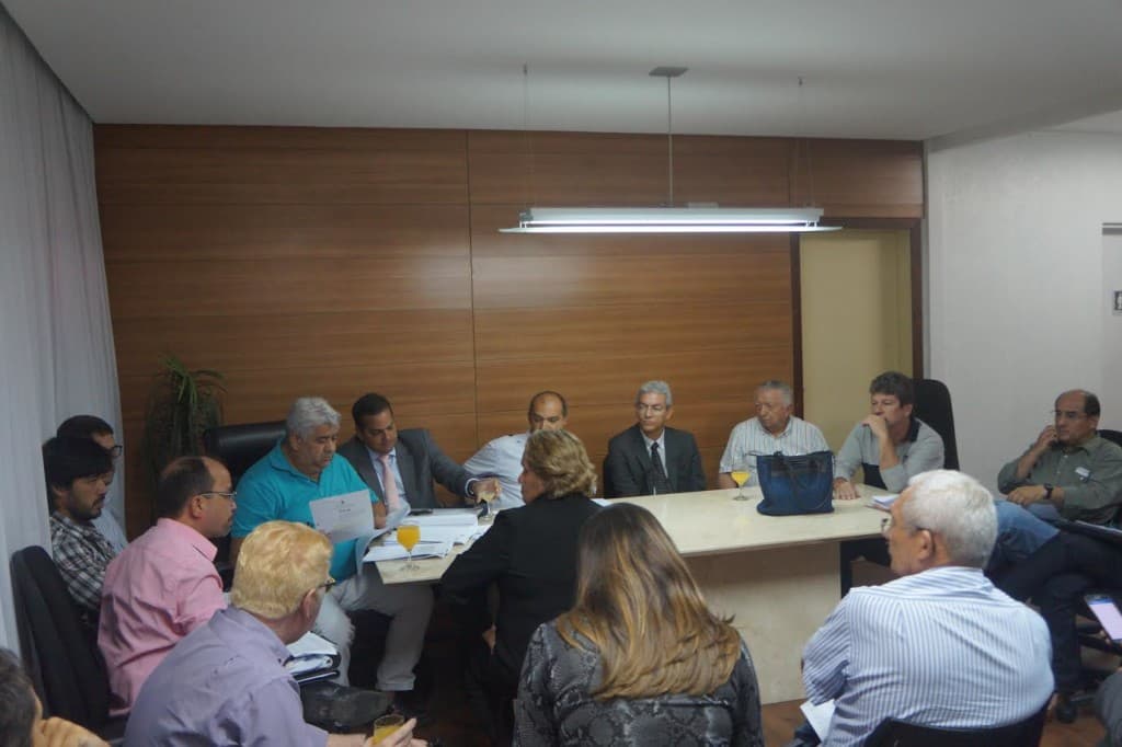 Vereadores discutem acordos para acelerar votação da licitação dos transportes de Natal