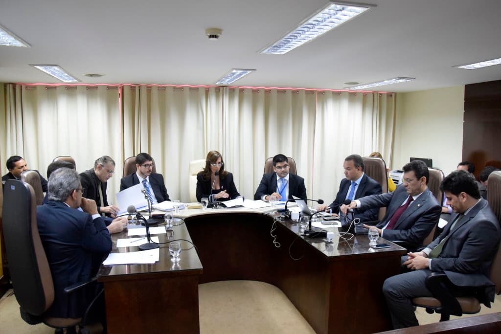 ALRN: Ezequiel Ferreira anuncia redução no limite prudencial e convocação de concursados