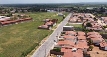 Prefeitura entrega pavimentação da Avenida Jornalista João Carlos Wanderley e travessas no Bairro Meus Amores