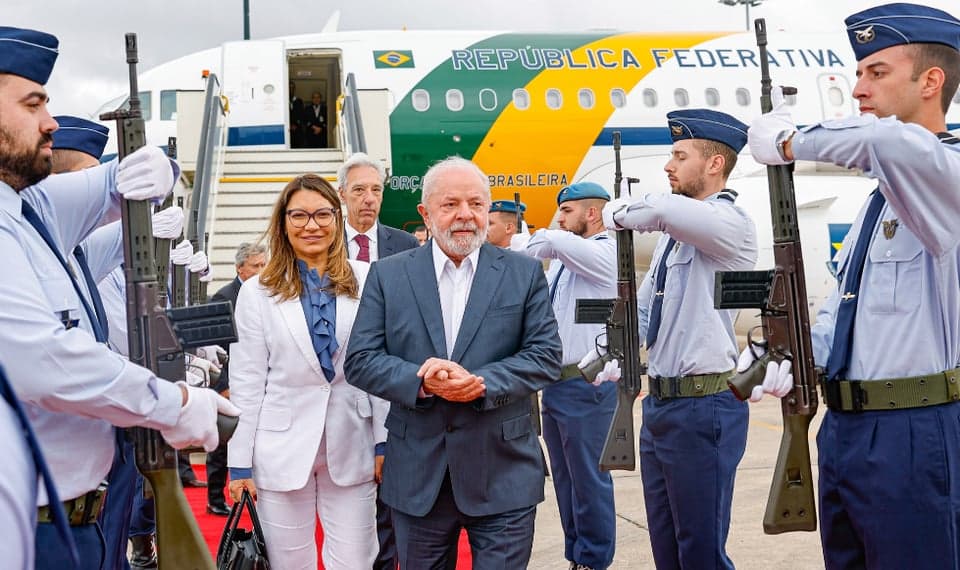 CRUSOÉ: Lula e a volta ao mundo em busca do Nobel da Paz