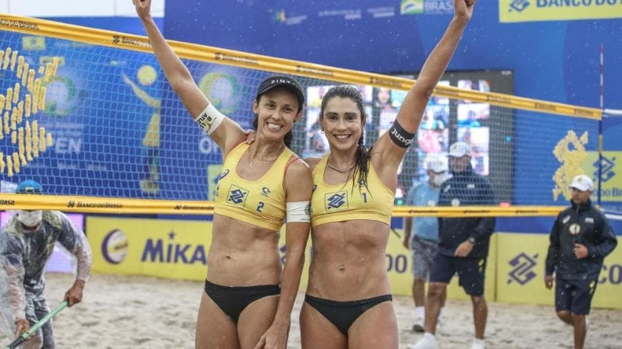 Campanha contra Jogadora Carol por "Fora Bolsonaro" pede cancelamento de patrocínio que não existe. CBV repudiou atitude da atleta