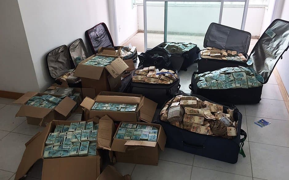 Homem procura advogado de Geddel e diz ser dono dos R$ 51 milhões