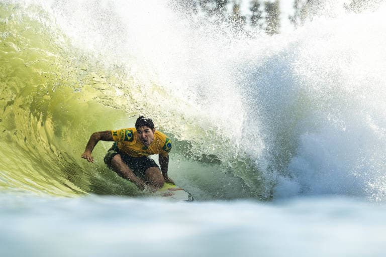 Medina supera Felipe Toledo na final e conquista mais um etapa do WSL. Das 8 etapas do ano, Brasileiros venceram 7