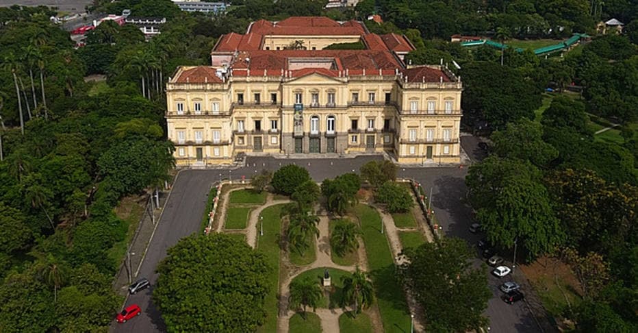Um museu de 200 anos abandonado e cheio de problemas em busca de renovação