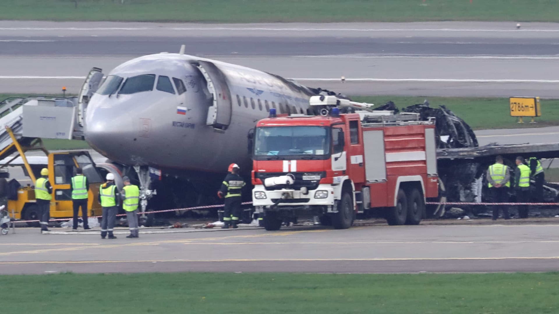 Relâmpago atingiu avião que caiu na Rússia e matou 41 pessoas
