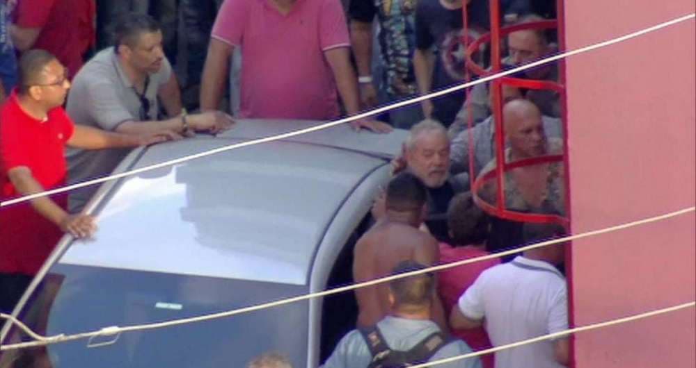 PF tinha ‘plano B' caso Lula não se entregasse e ação de militantes para barrar saída foi "para retardar prisão"