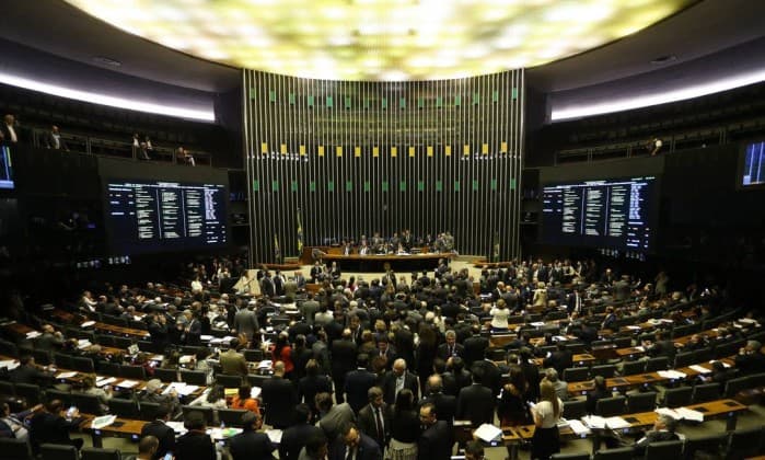 Congresso aprova Orçamento para 2018 com R$ 1,7 bi para fundo eleitoral