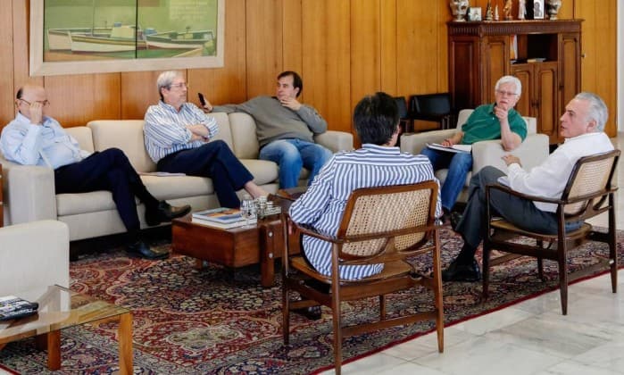 Em reunião no Planalto, Temer articula votações no Congresso