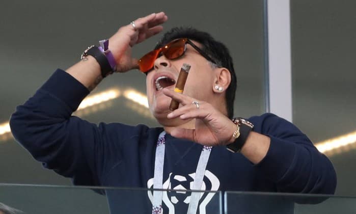 Maradona detona técnico Sampaoli: ‘Se jogar assim, não pode voltar à Argentina'