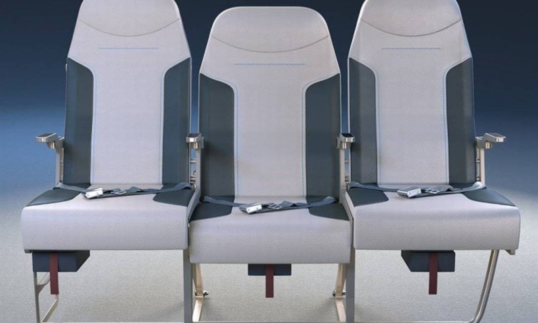 Fim da guerra por espaço no avião? Empresa cria um novo modelo de poltrona do meio