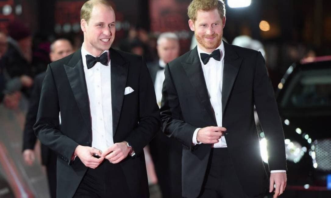 Príncipe Harry reconhece pela primeira vez que há tensão com o irmão William