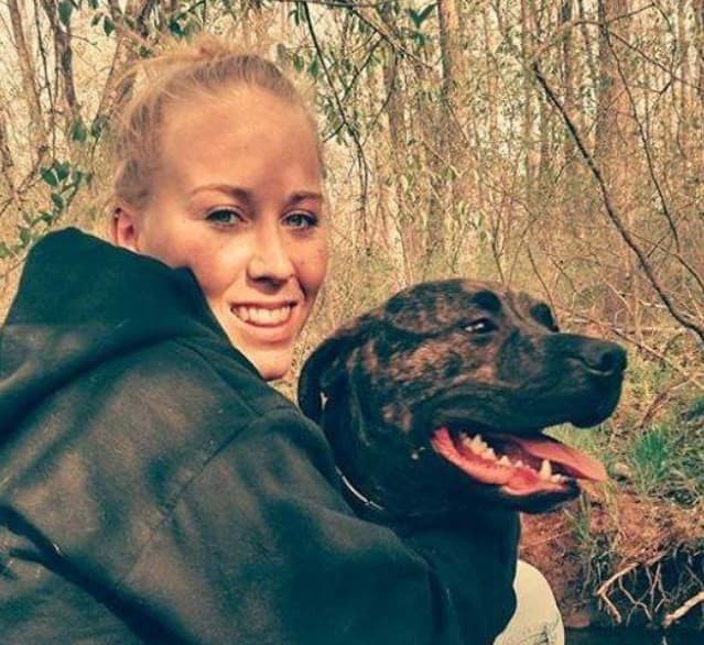 Mulher é morta pelos próprios pitbulls ao passear com os cães em mata