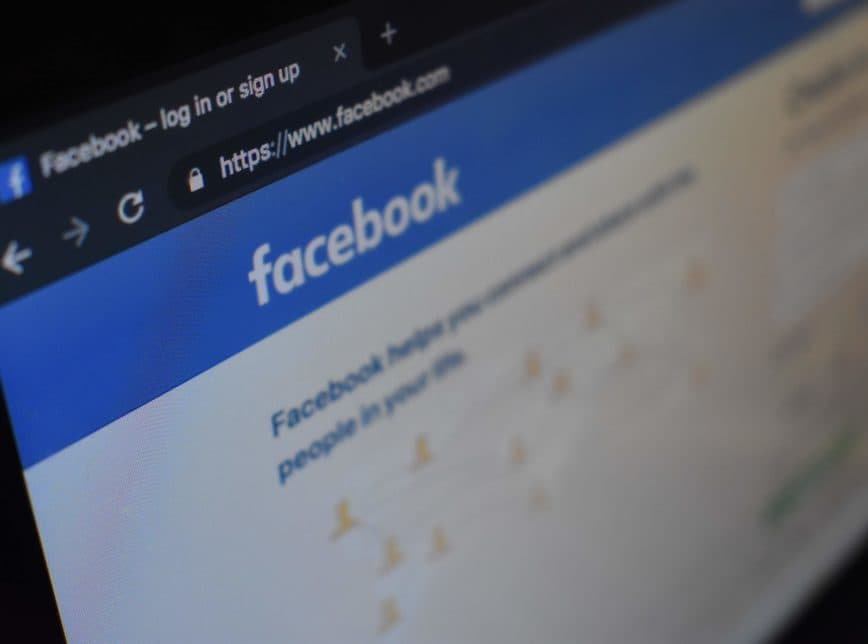 Facebook perde US$ 75 bilhões com boicote de patrocinadores