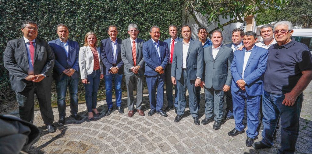 MICO: Oito Governadores do Nordeste viajam com dinheiro público para visitar LULA na cadeia e são barrados