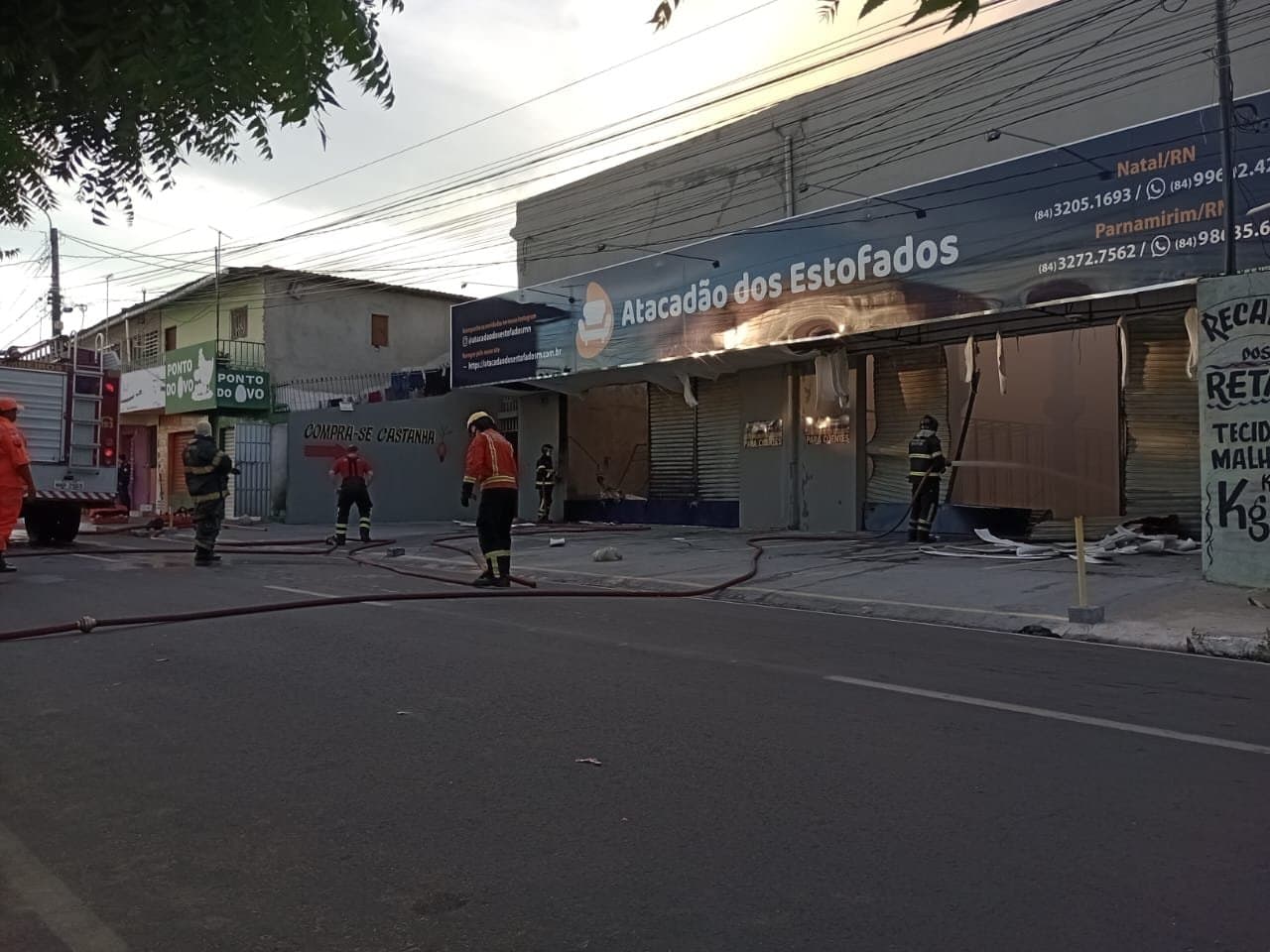 VÍDEO: Incêndio atinge loja de estofados em Parnamirim